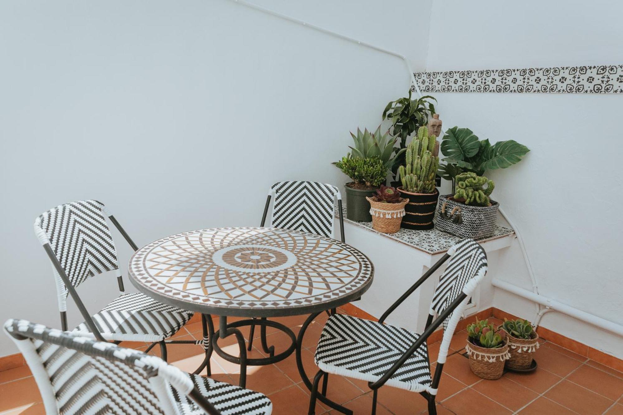 Las Flores Apartments ネルハ エクステリア 写真