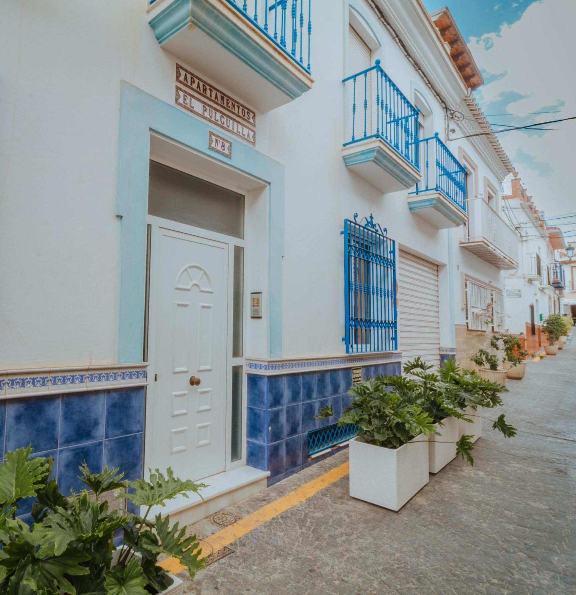 Las Flores Apartments ネルハ エクステリア 写真