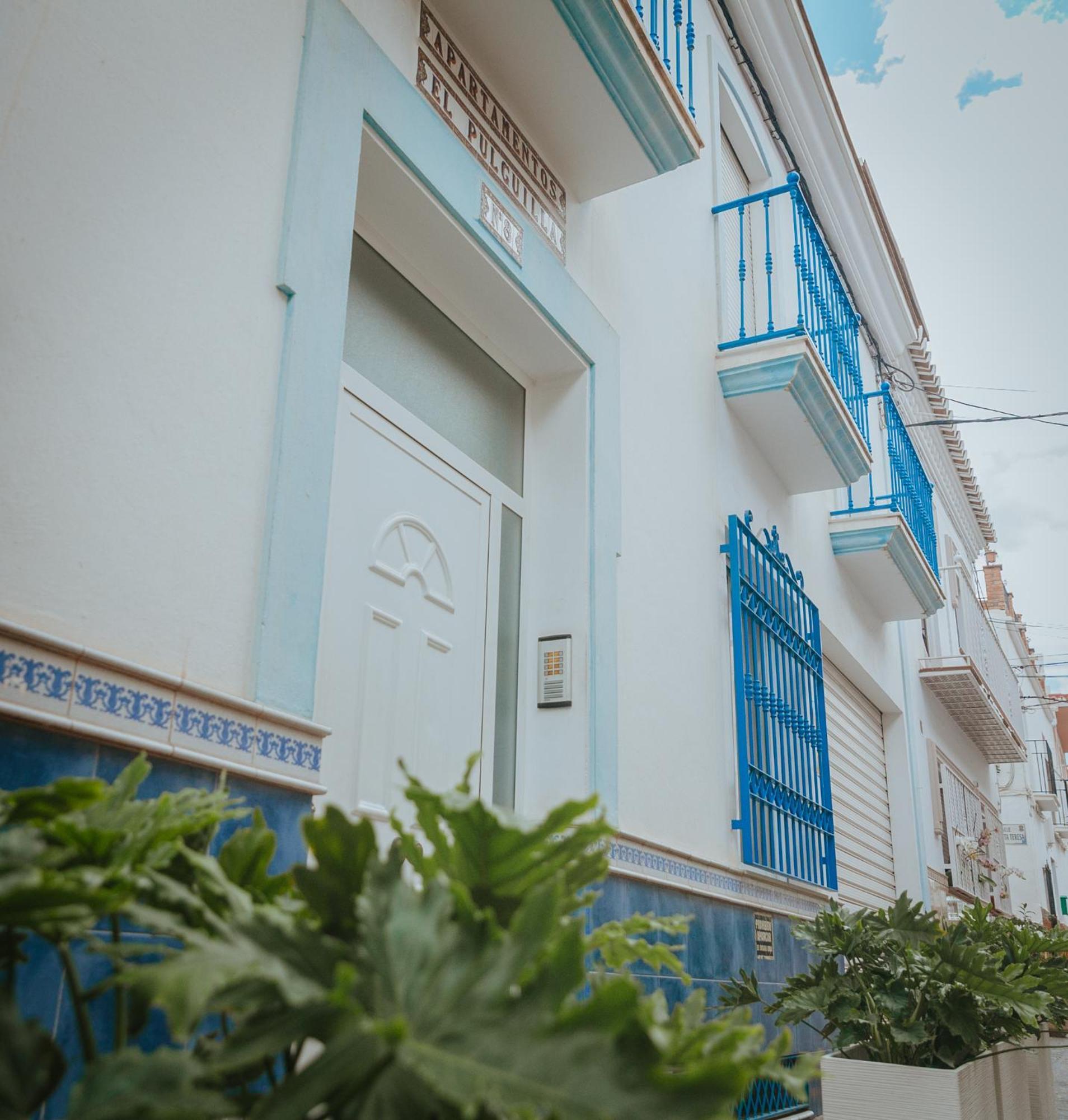 Las Flores Apartments ネルハ エクステリア 写真