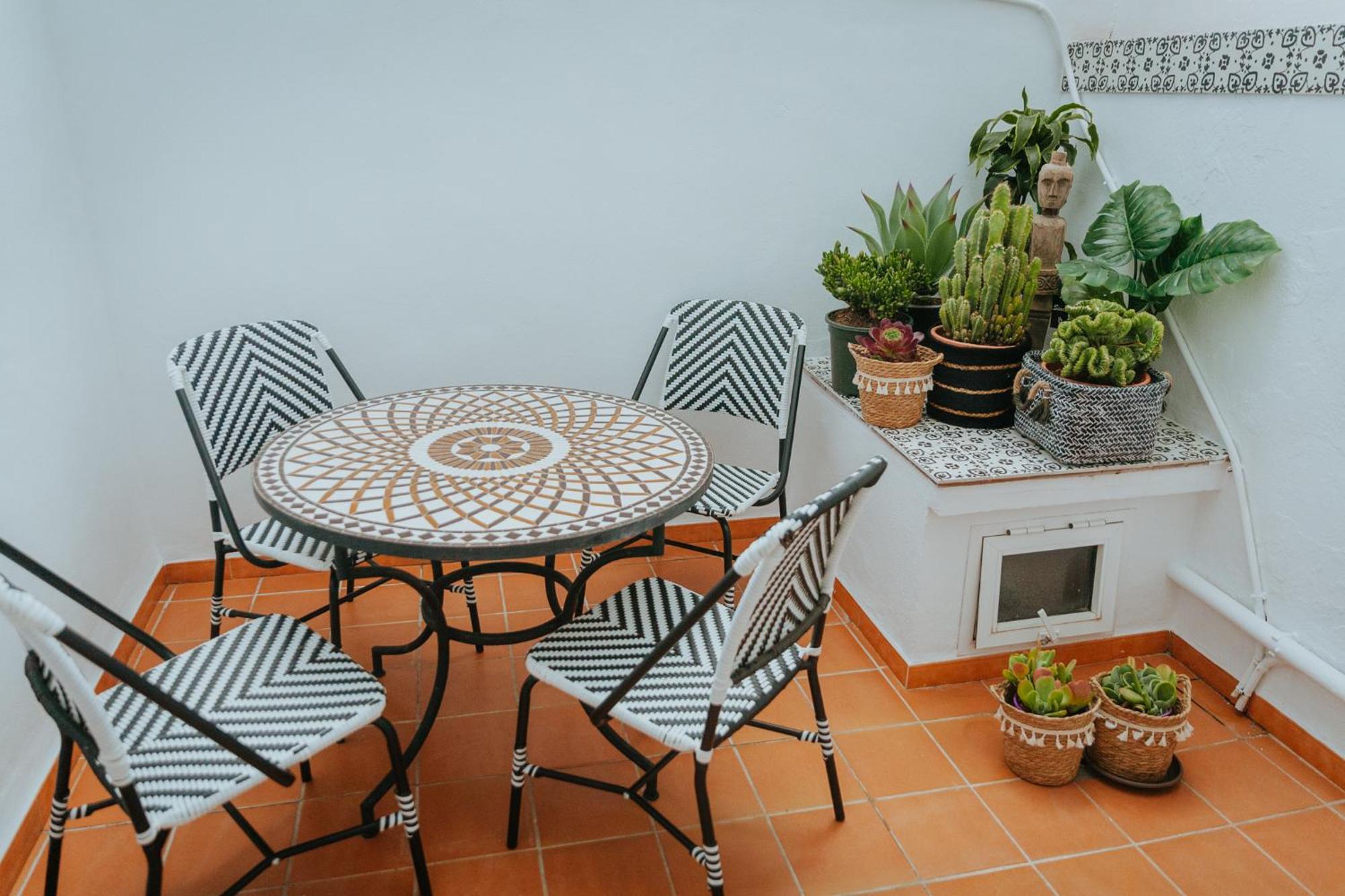 Las Flores Apartments ネルハ エクステリア 写真
