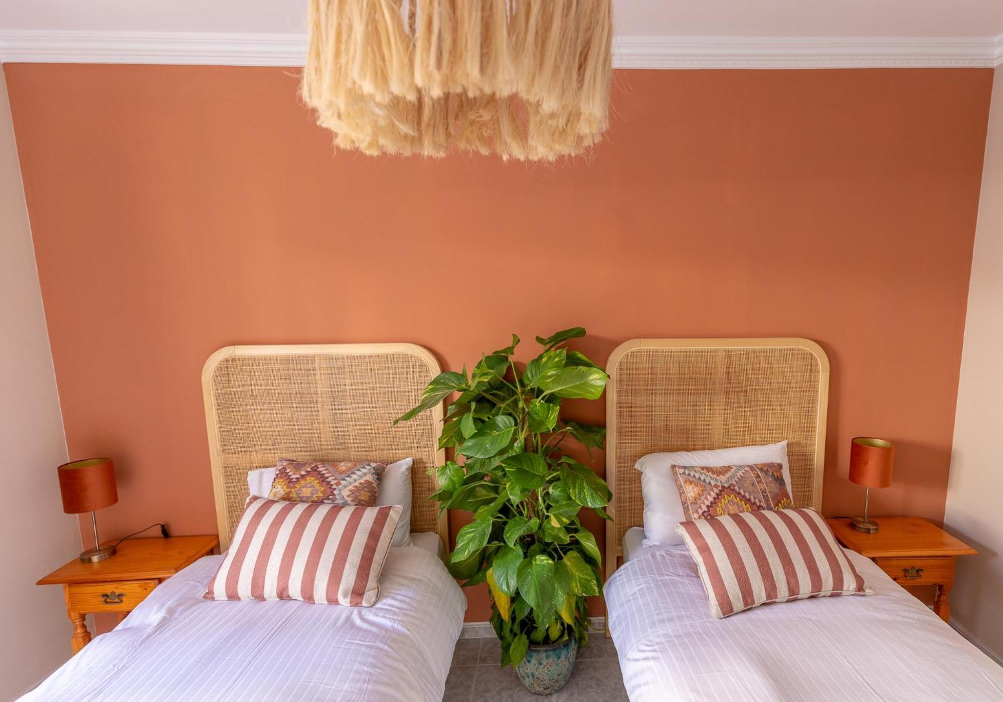 Las Flores Apartments ネルハ エクステリア 写真